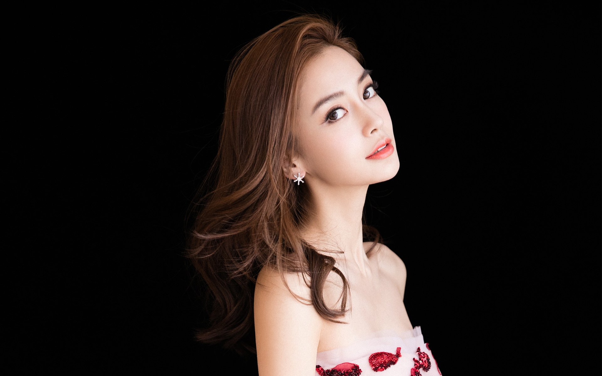挖掘机租赁一天价格表（挖掘机租赁1小时多少钱）